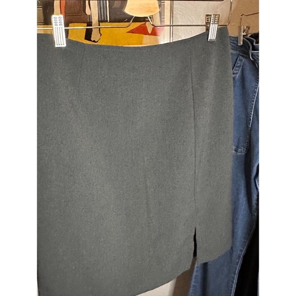 Dresses & Skirts - Vintage Grey Skirt Suit with Slit